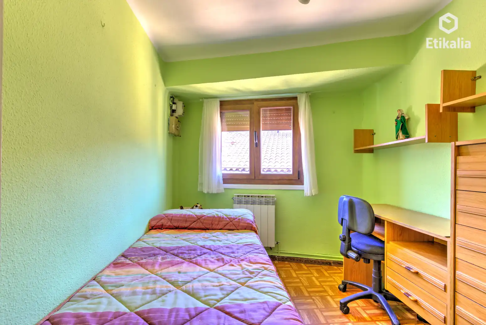Schlafzimmer von Wohnung zum Verkauf in Vitoria - Gasteiz mit Heizung und Abstellraum