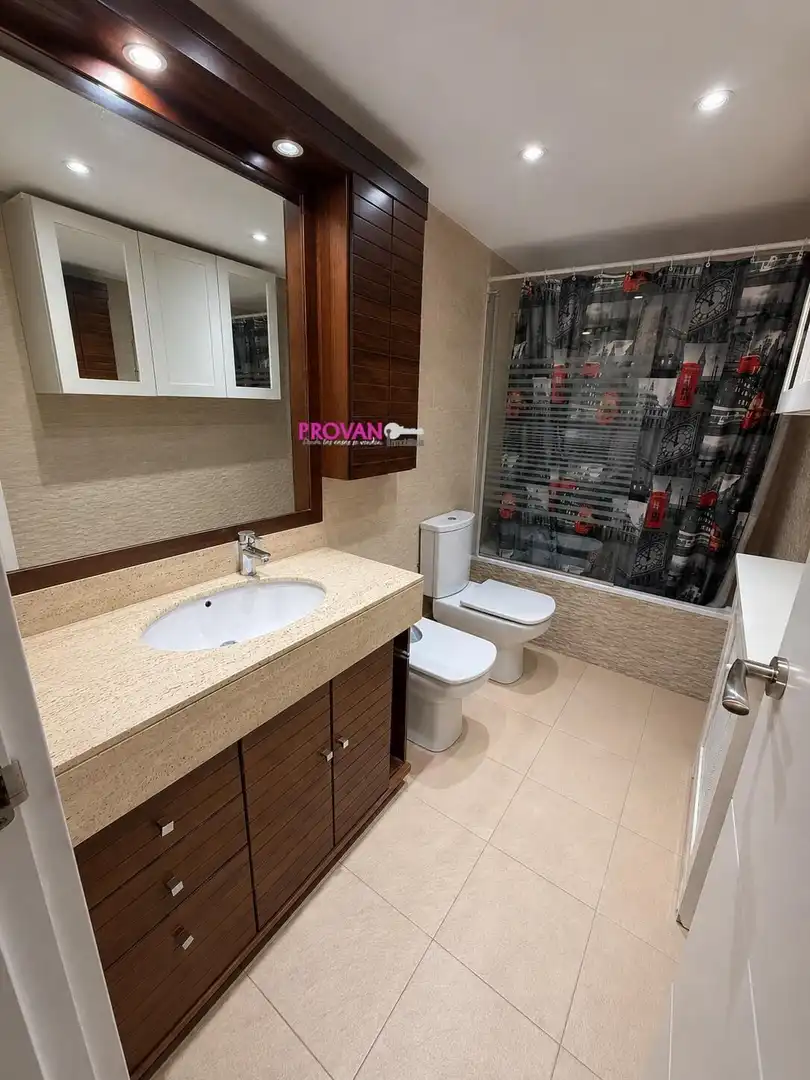 Bathroom of Flat for sale in Torrejón de Ardoz  with Air Conditioner, Heating and Private garden