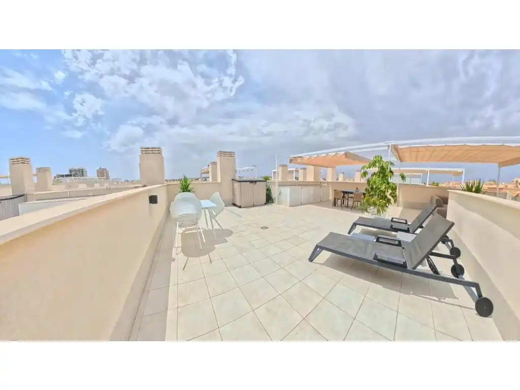 Ático con piscina en venta en Calle Maestro Quino 214-B
