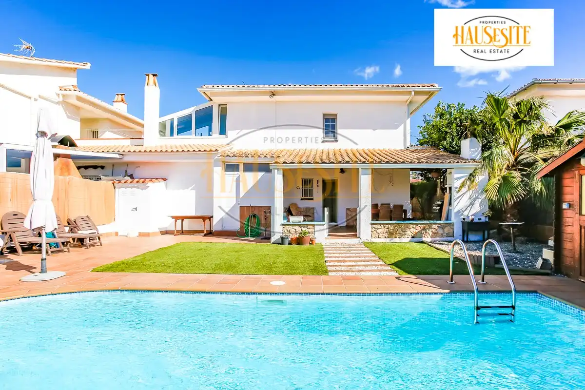 Vista exterior de Casa o chalet en venta en Sant Pere de Ribes con Aire acondicionado, Calefacción y Jardín privado