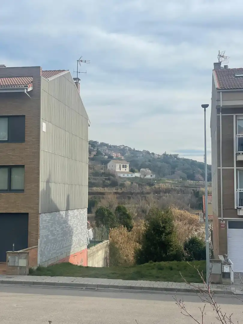 Wohnbaugrundstück zum Verkauf in Berga, imagen 6