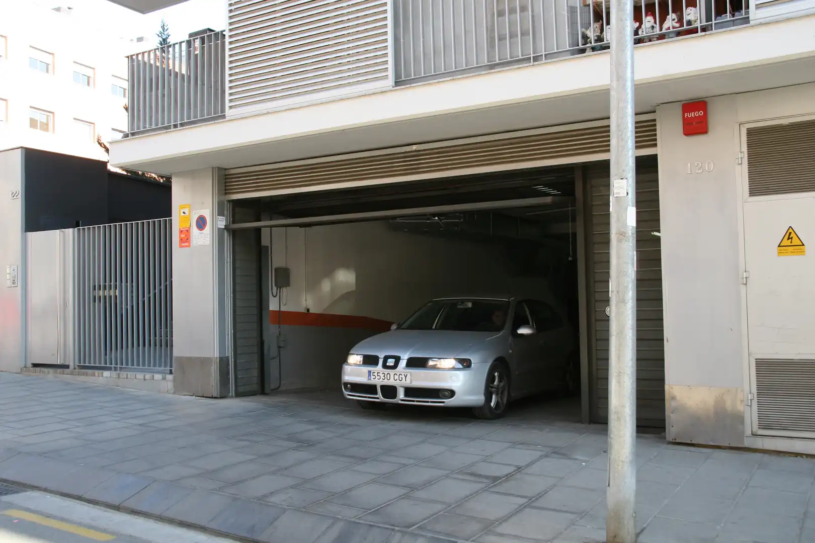 Garage zum Verkauf in Carrer Floridablanca, 120, El Palau - Escorxador
