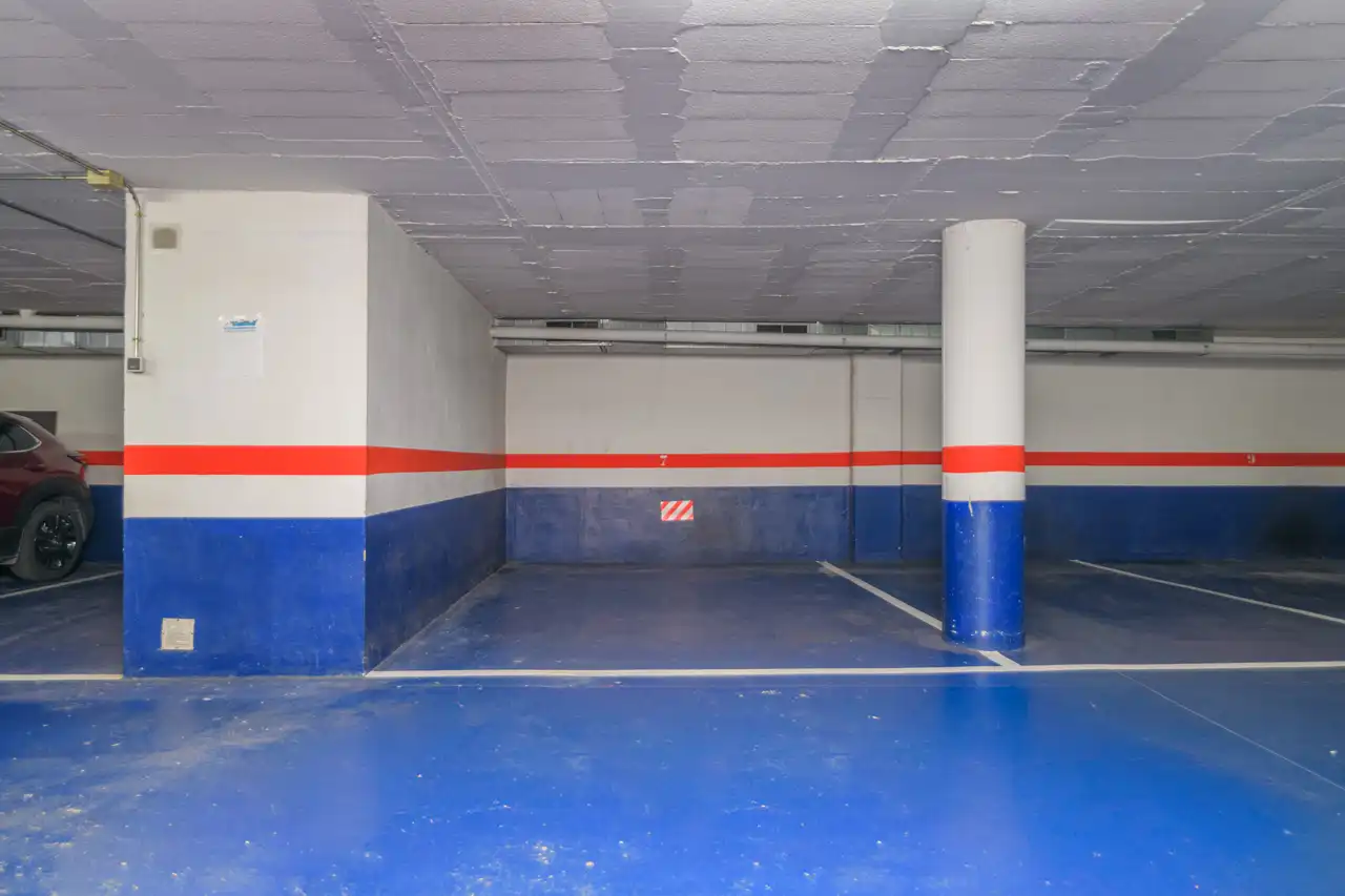 Parkplatz von Wohnung zum Verkauf in Gavà mit Klimaanlage, Heizung und Balkon