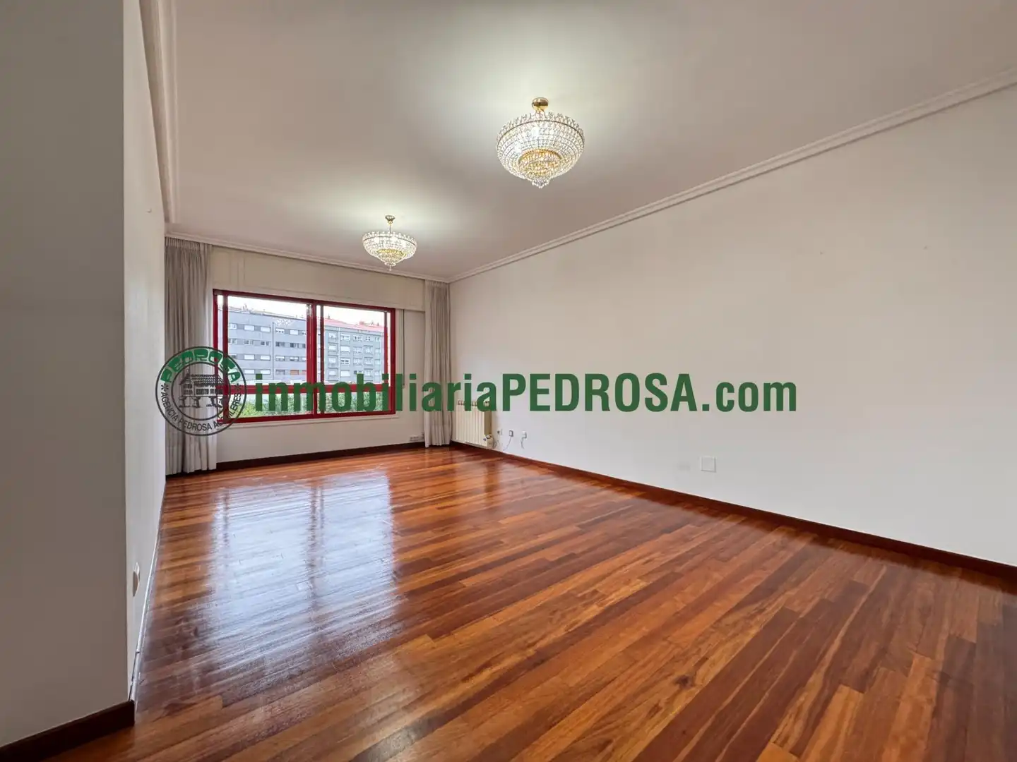 Sala d'estar de Pis en venda en Pontevedra Capital  amb Calefacció i Traster