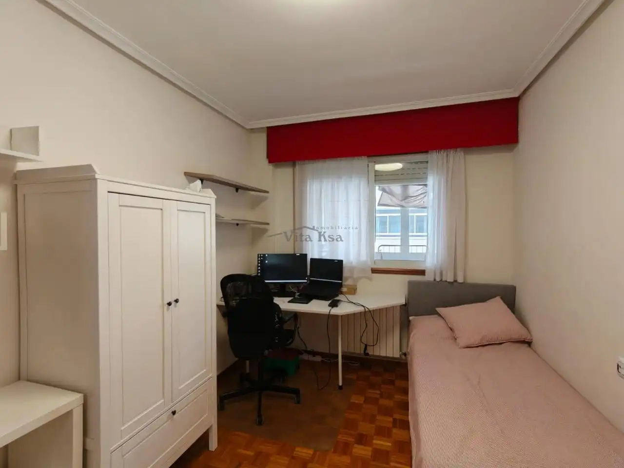 Bedroom of Flat for rent in Ourense Capital   with Heating, Parquet flooring and Furnished