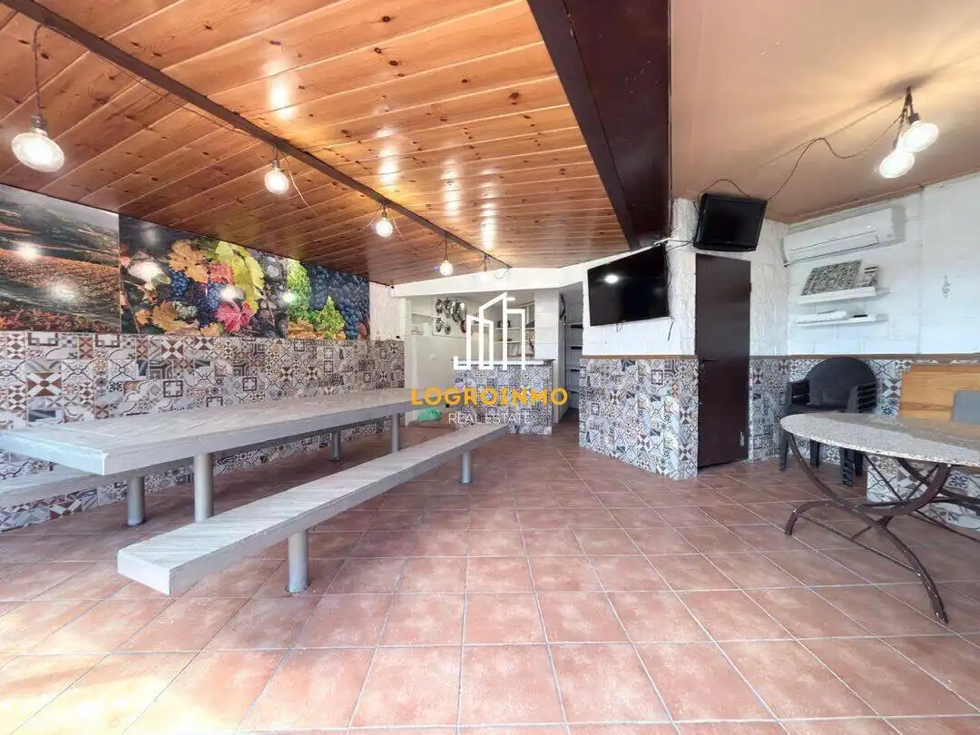 Casa o chalet en venta en El Redal con Calefacción, Trastero y Piscina