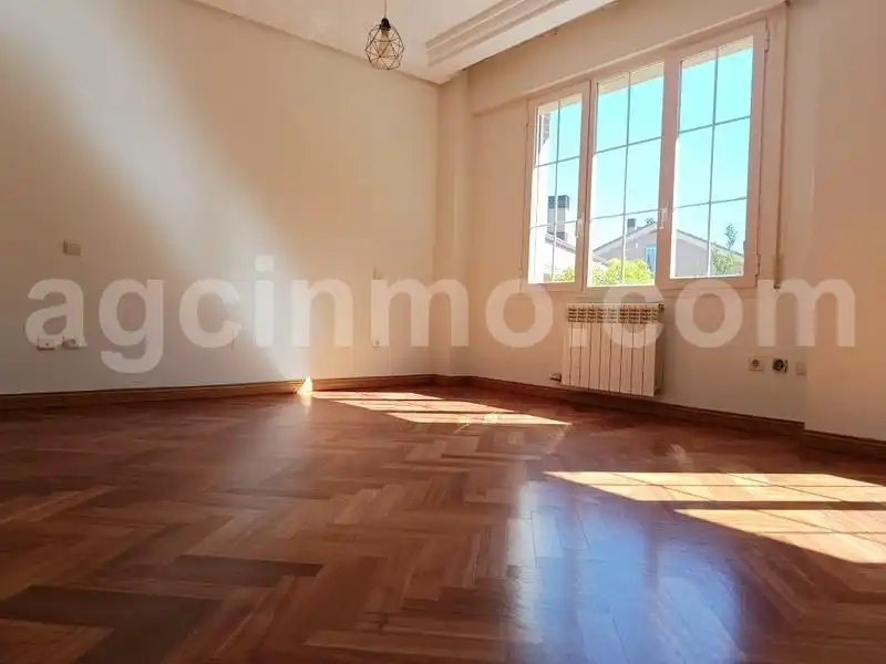 Sala de estar de Casa o chalet en venta en Simancas, Valladolid