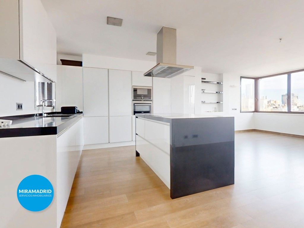 Cocina de Piso de alquiler en  Madrid Capital con Aire acondicionado y Piscina comunitaria