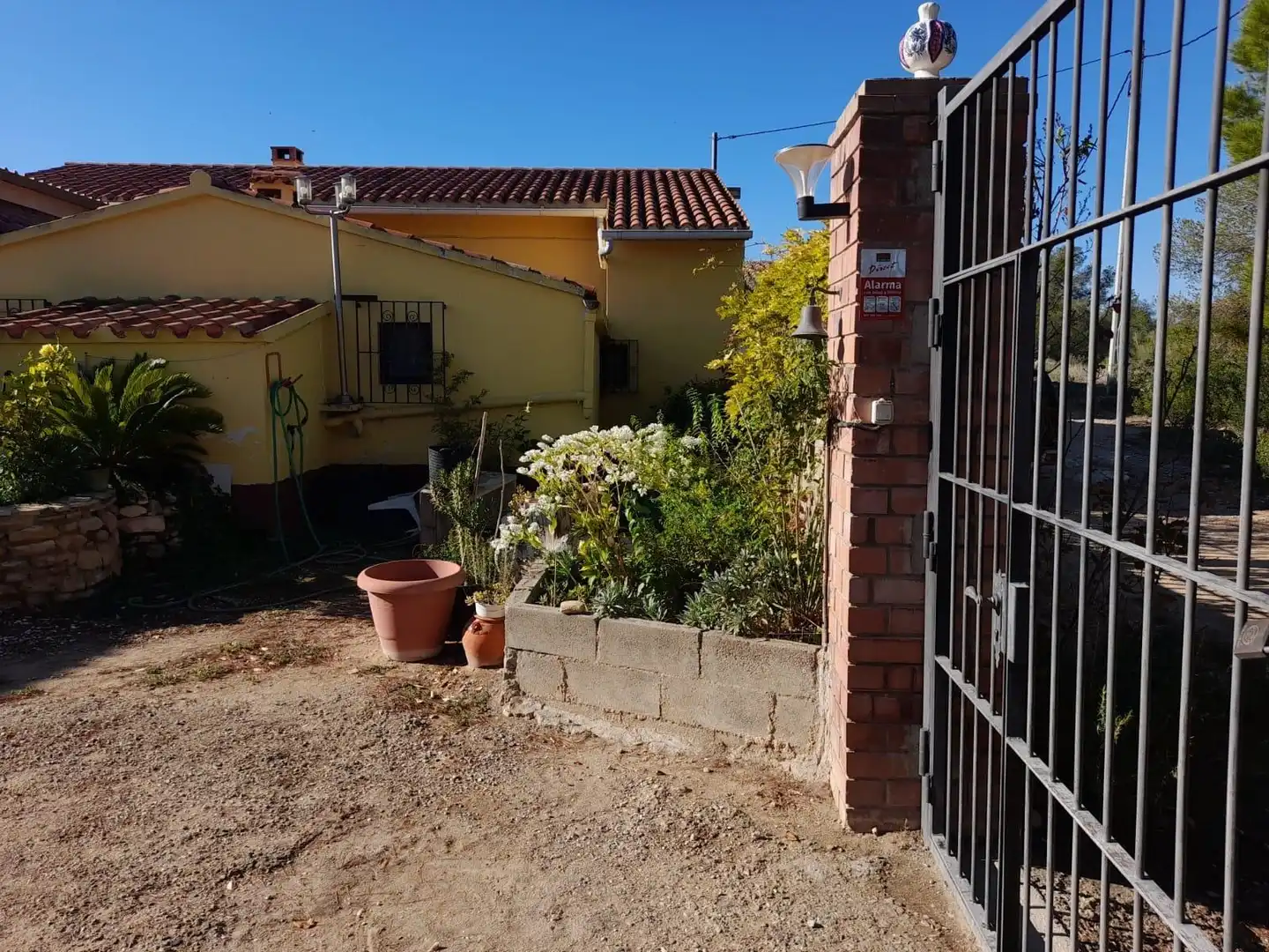 Jardí de Casa o xalet en venda en Flix amb Jardí privat, Terrassa i Traster