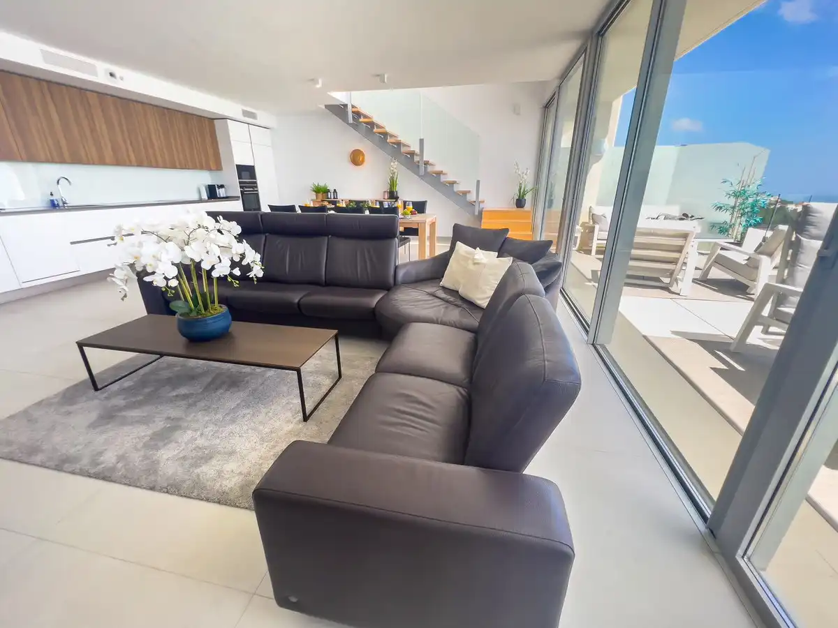 Sala d'estar de Dúplex en venda en Benalmádena amb Aire condicionat, Terrassa i Traster