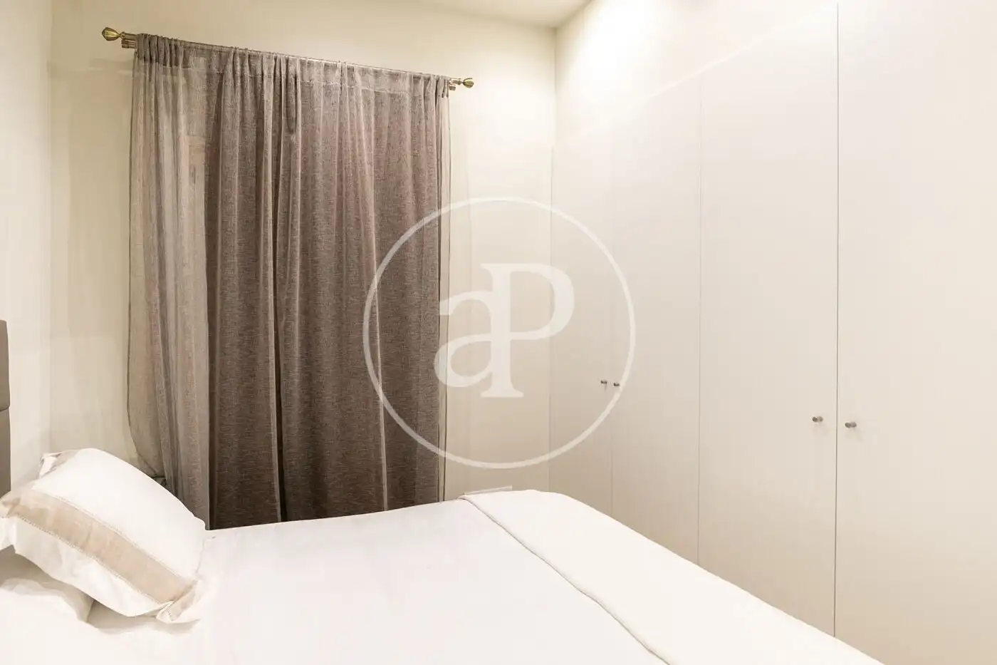 Schlafzimmer von Wohnung zum Verkauf in Barcelona mit Klimaanlage, Heizung und Möbliert