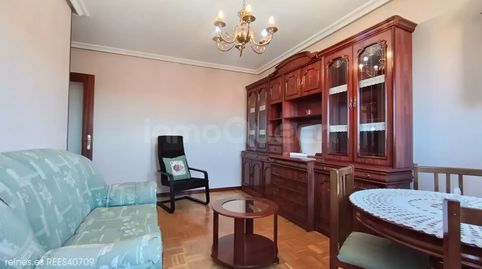 Foto 4 de Apartamento de alquiler en N/a, Lugones, Siero