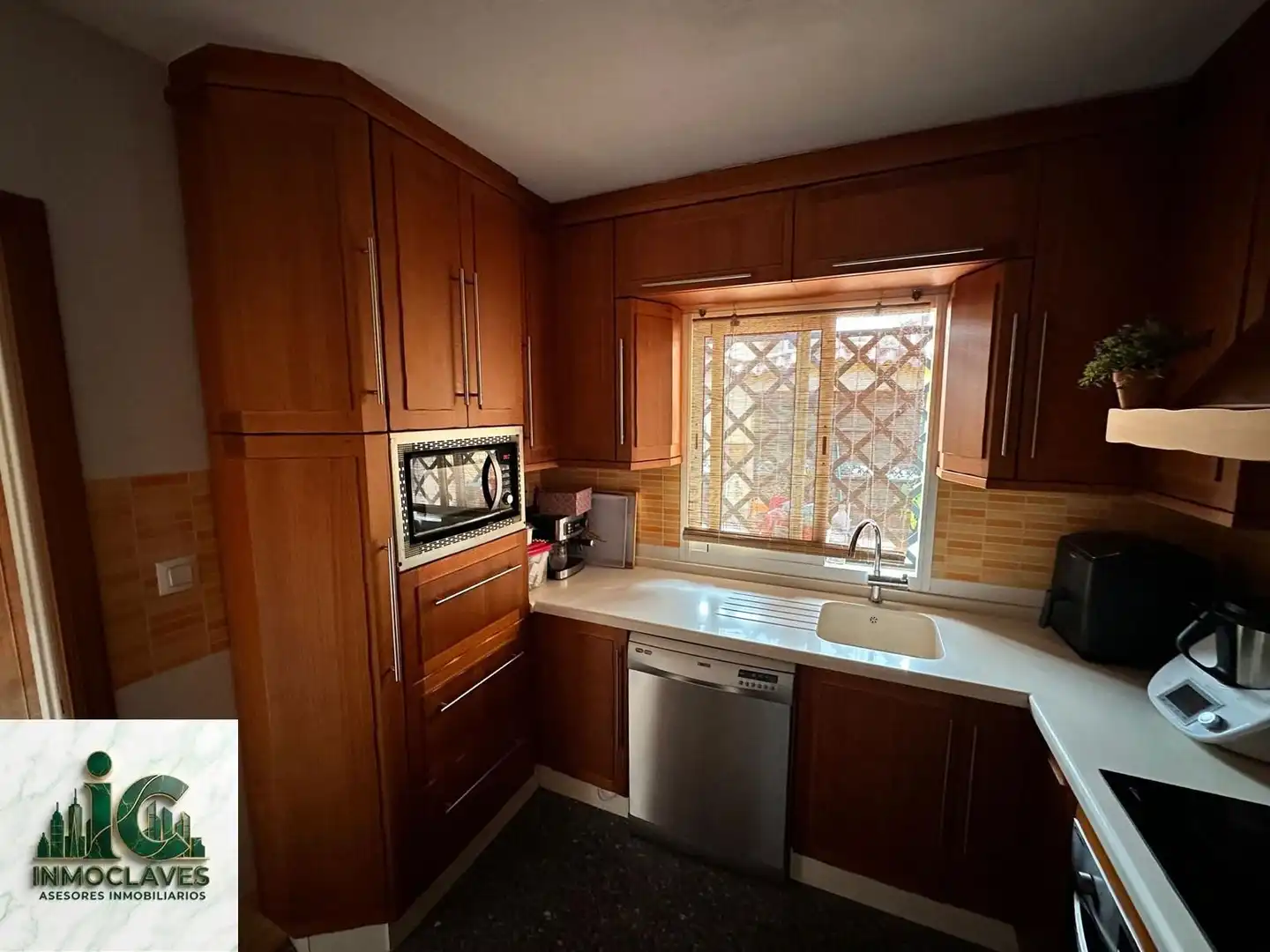 Kitchen of Detached homes for sale in Algeciras  with Private garden, Swimming Pool and Community pool