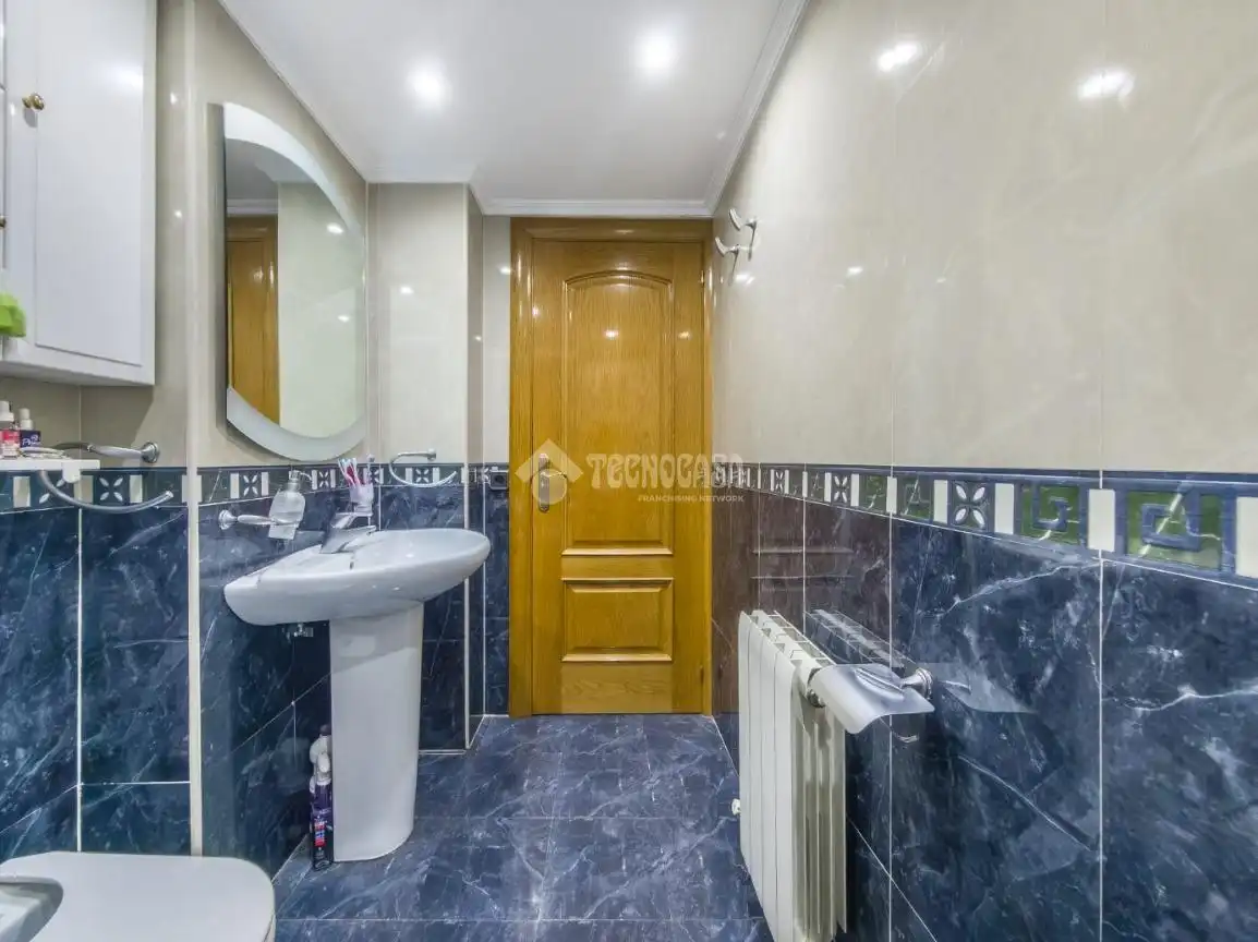 Baño de Piso en venta en Leganés con Aire acondicionado y Calefacción