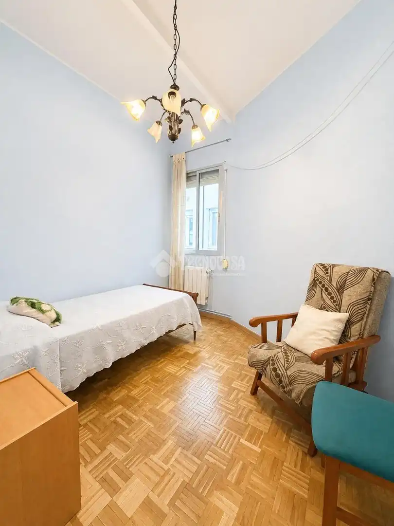 Bedroom of Flat for sale in Madrid  with Air Conditioner and Heating