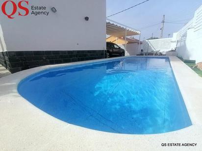 Swimming pool of House or chalet for sale in Cunit  with Air Conditioner, Terrace and Swimming Pool