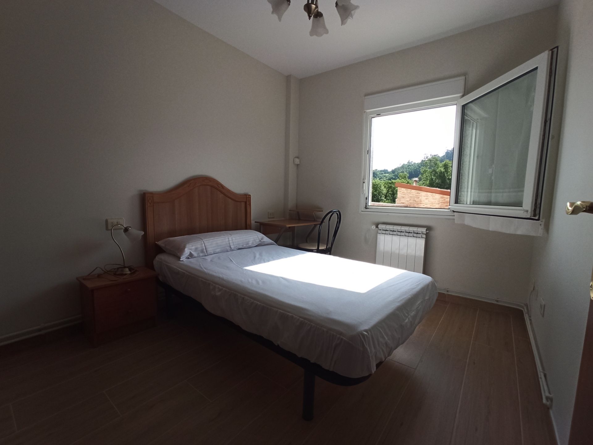 Bedroom of Flat to rent in Santiago de Compostela   with Furnished