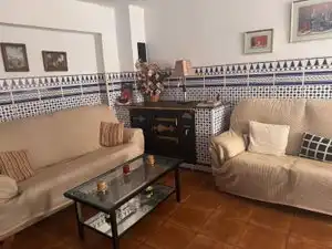 Sala d'estar de Casa o xalet en venda en Doña Mencía amb Terrassa