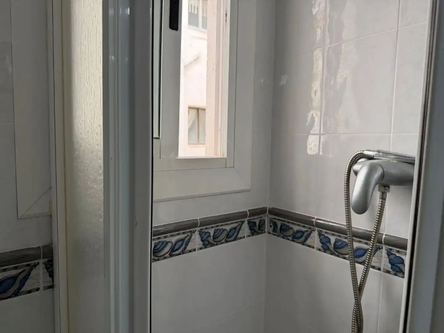 Bany de Pis en venda en Castellón de la Plana / Castelló de la Plana amb Aire condicionat i Balcó