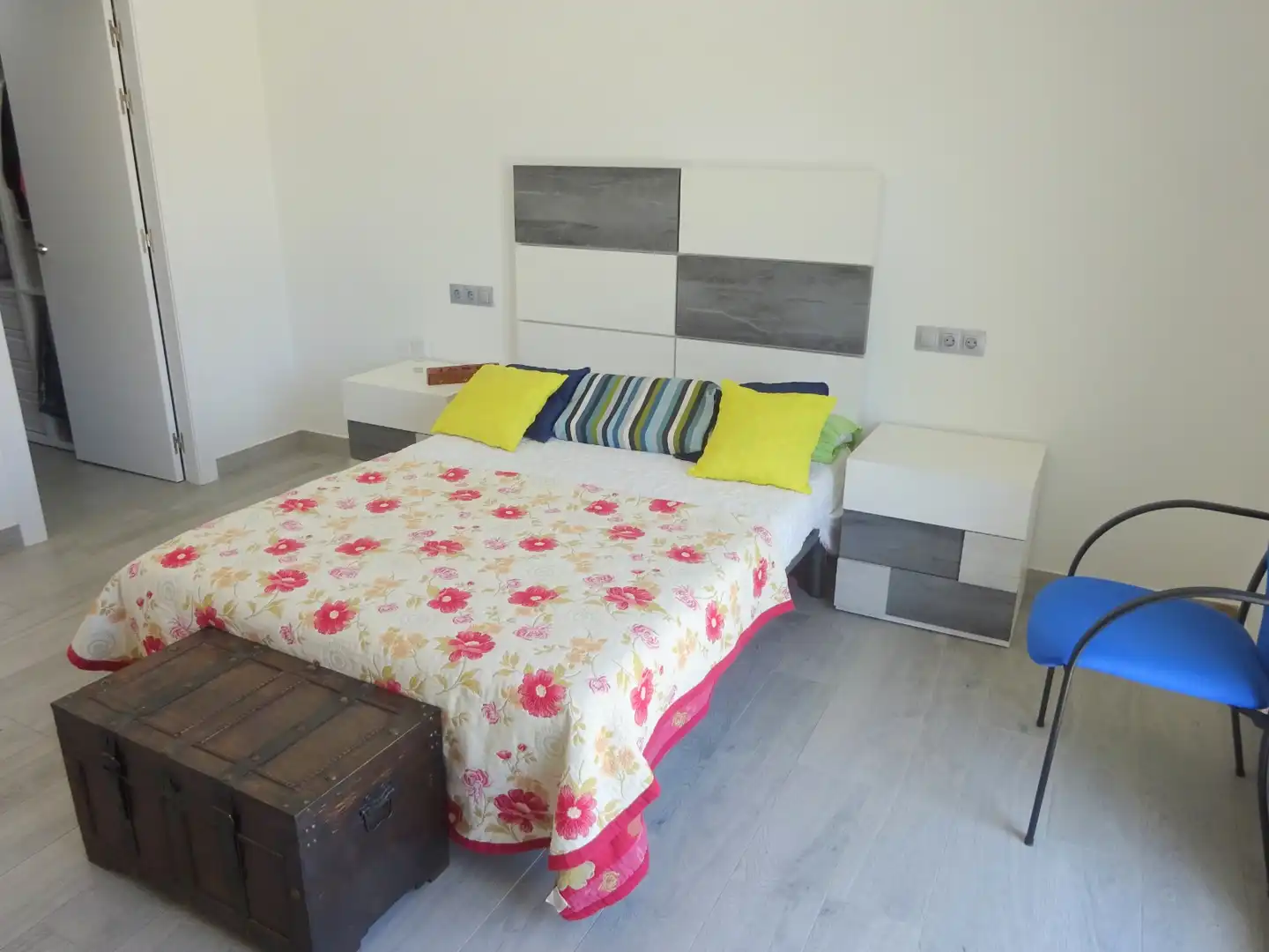 Dormitori de Casa o xalet en venda en Alhaurín de la Torre amb Aire condicionat, Calefacció i Jardí privat