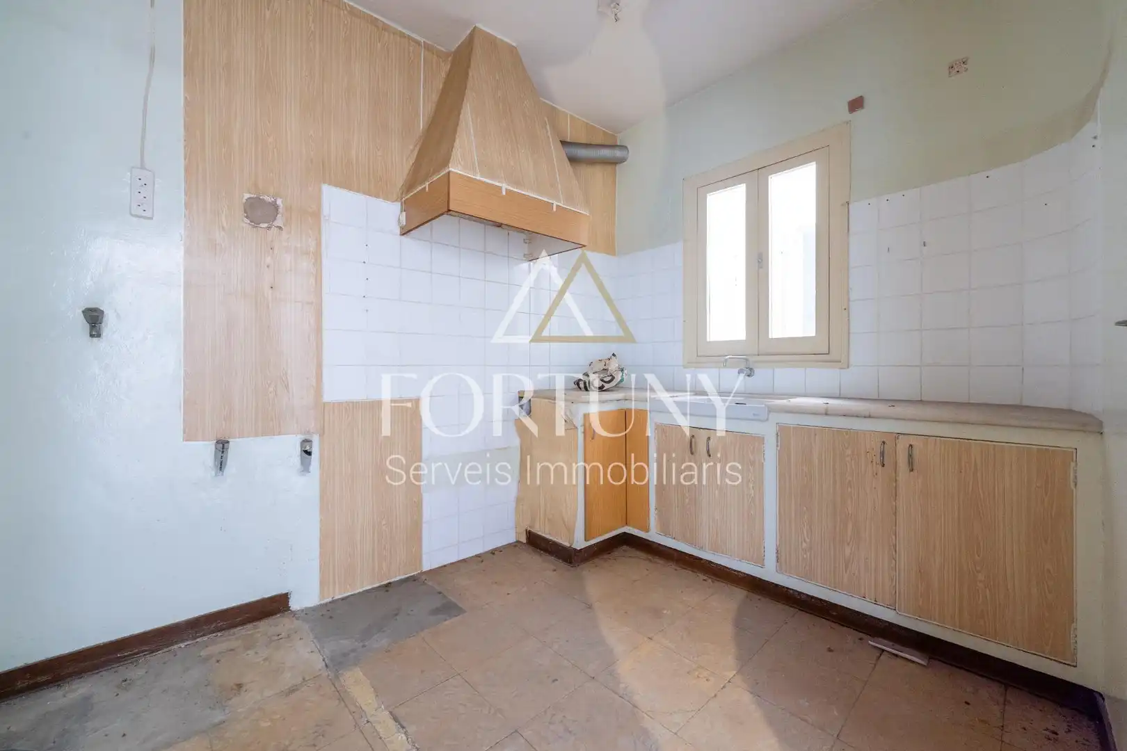 Edificio en venta en TORRES JORDI, L'Espluga de Francolí