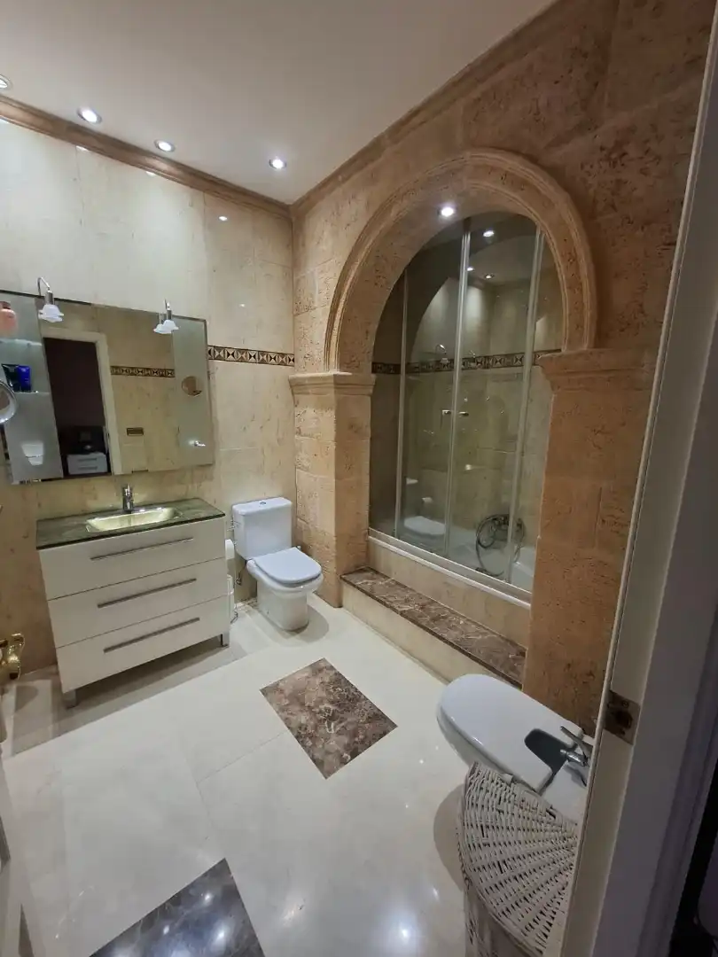Bathroom of Houses for sale in Valencia  with Air Conditioner, Heating and Terrace