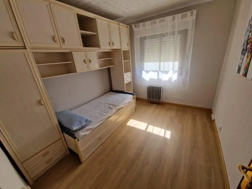 Habitación de Piso de alquiler en Puertollano con Aire acondicionado, Terraza y Amueblado