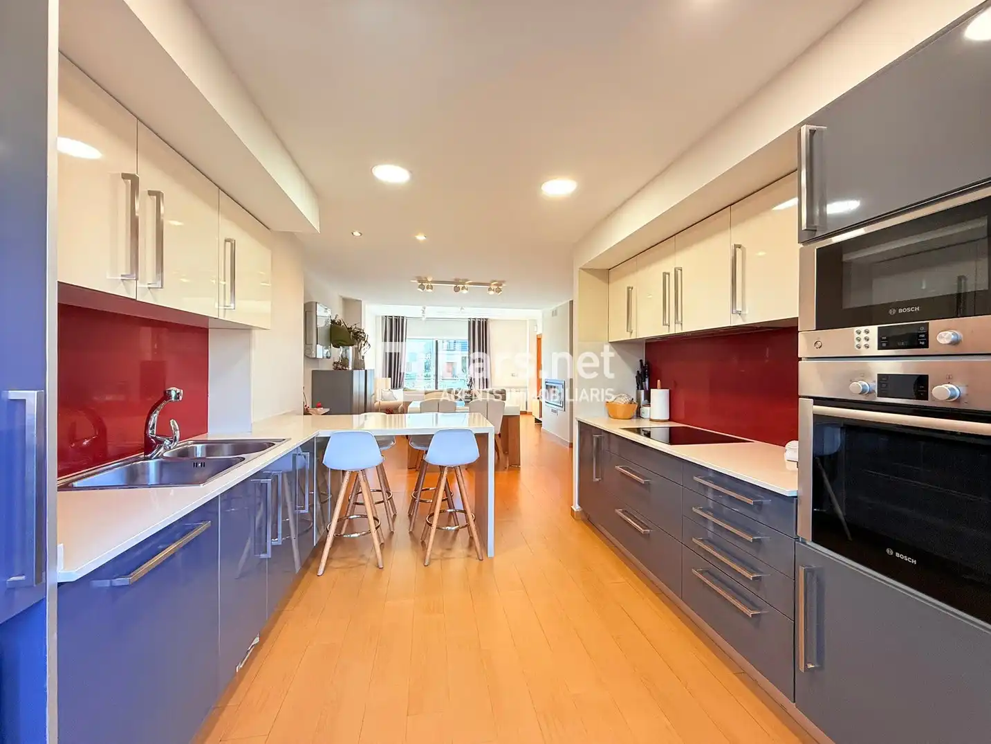 Cocina de Casa adosada en venta en Vilanova i la Geltrú con Aire acondicionado, Calefacción y Parquet