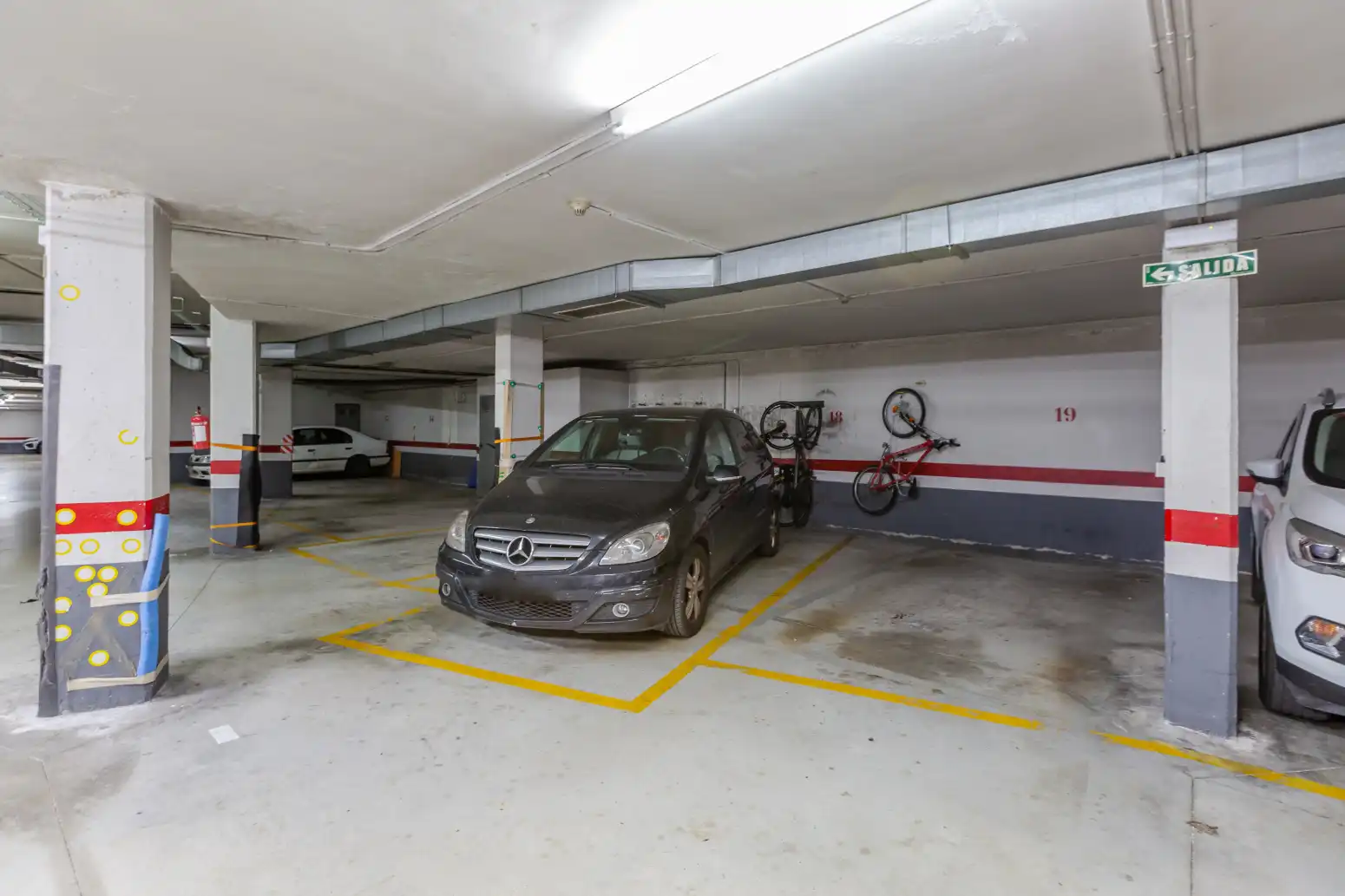 Parking de Piso en venta en  Pamplona / Iruña con Calefacción, Parquet y Terraza