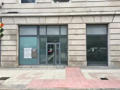 Vista exterior de Local en traspaso en Vigo  con Aire acondicionado, Calefacción y Parquet