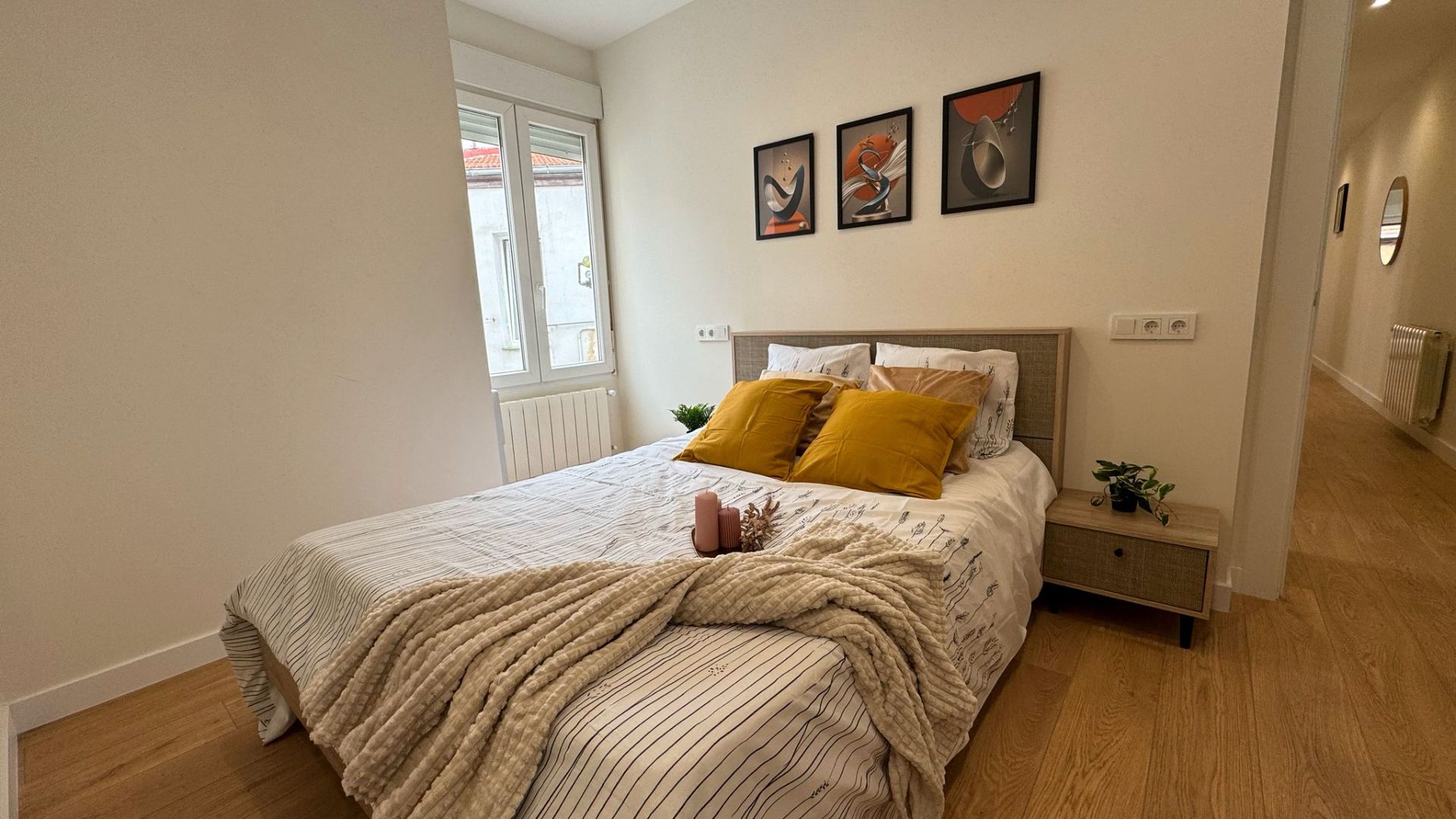 Bedroom of Flat for sale in Bilbao   with Heating, Furnished and Oven