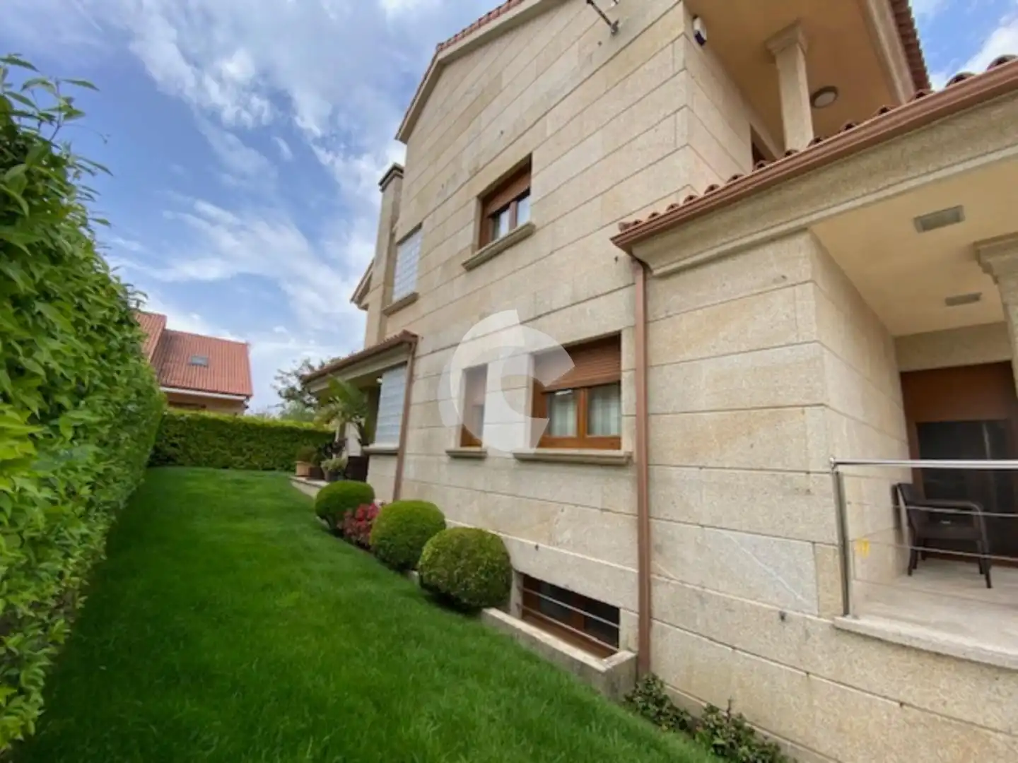 Vista exterior de Casa o xalet en venda en Sanxenxo amb Calefacció, Jardí privat i Terrassa
