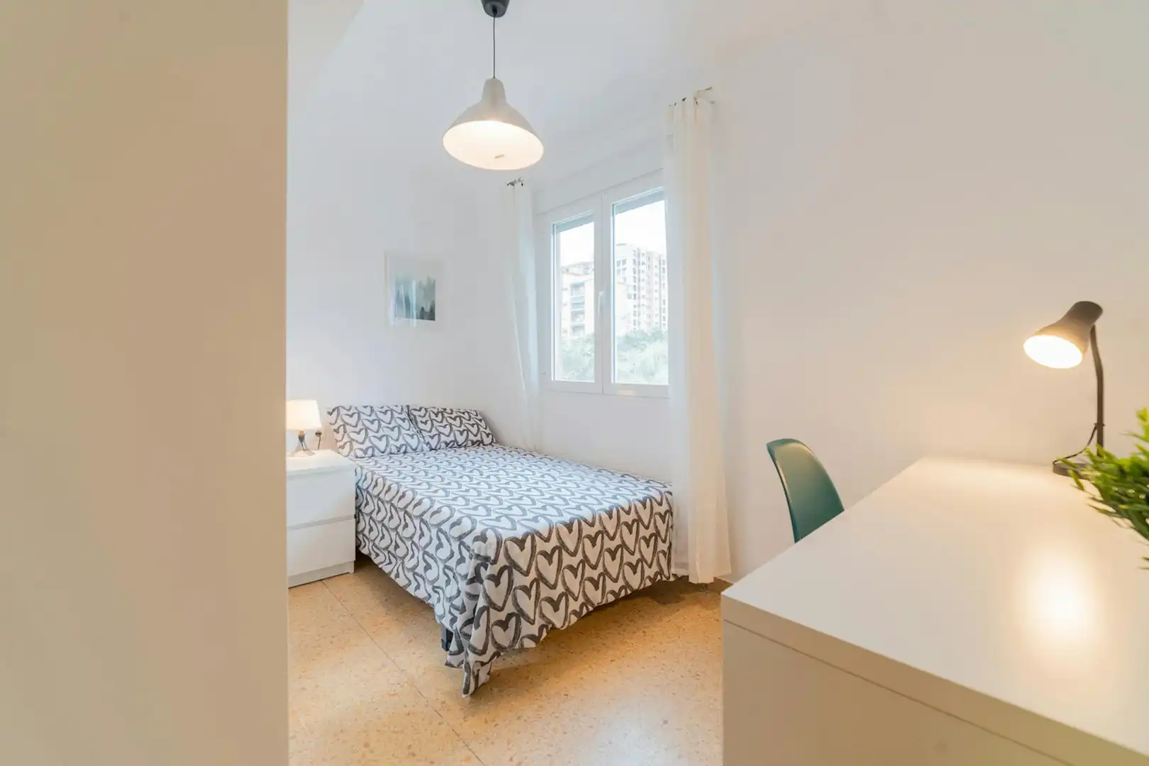 Bedroom of Flat for share in Valencia  with Furnished, Washing machine and TV