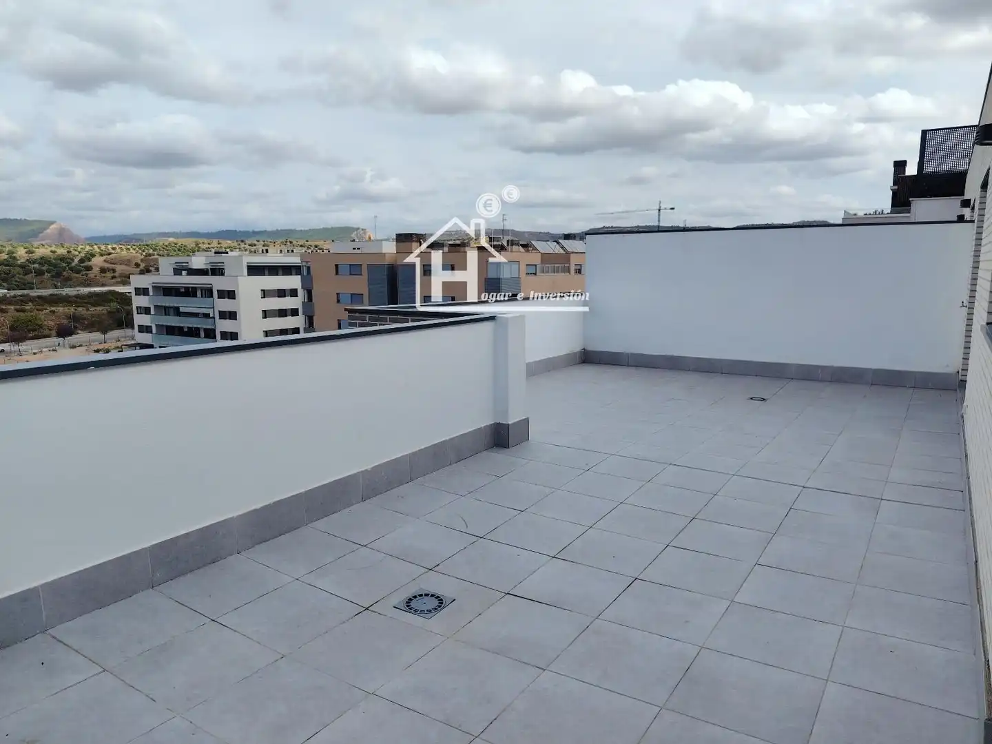 Penthouse with pool to rent in Robledal