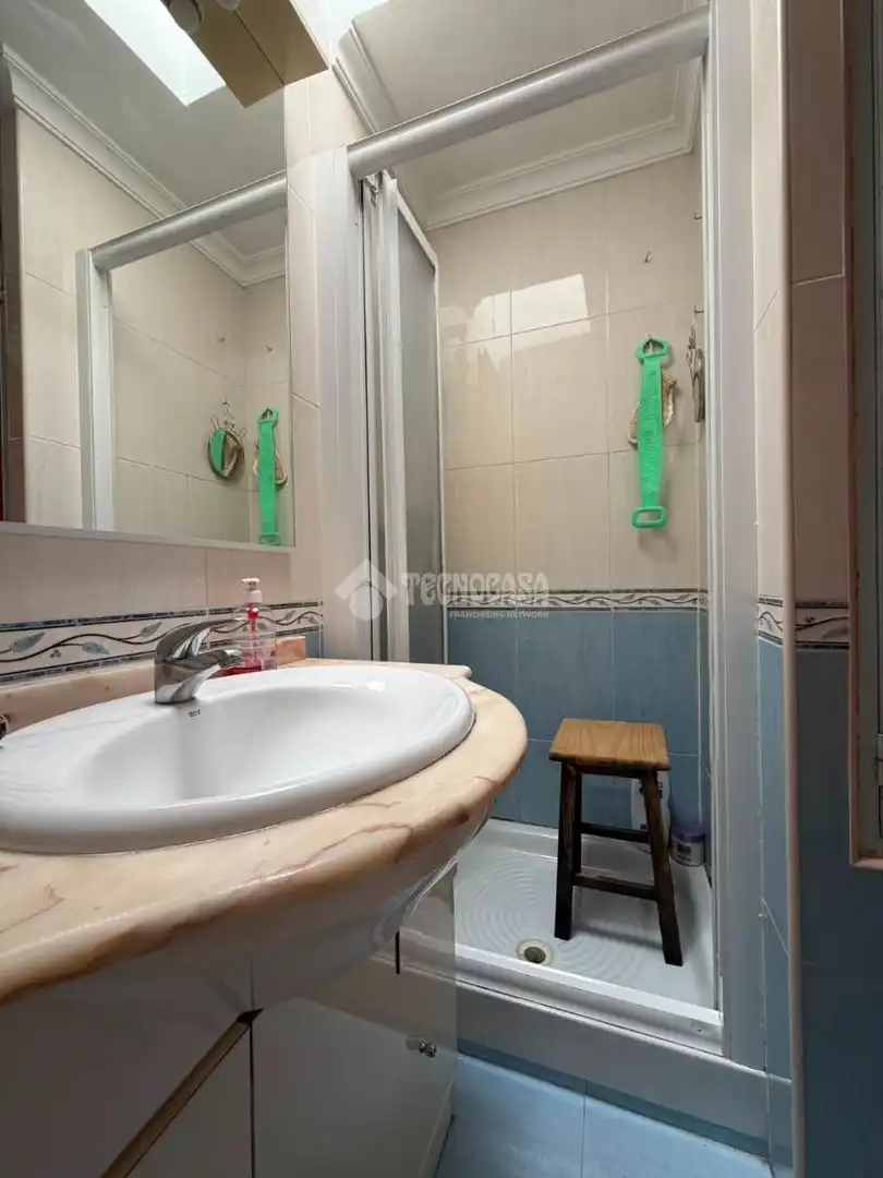 Bathroom of Flat for sale in Madrid  with Heating