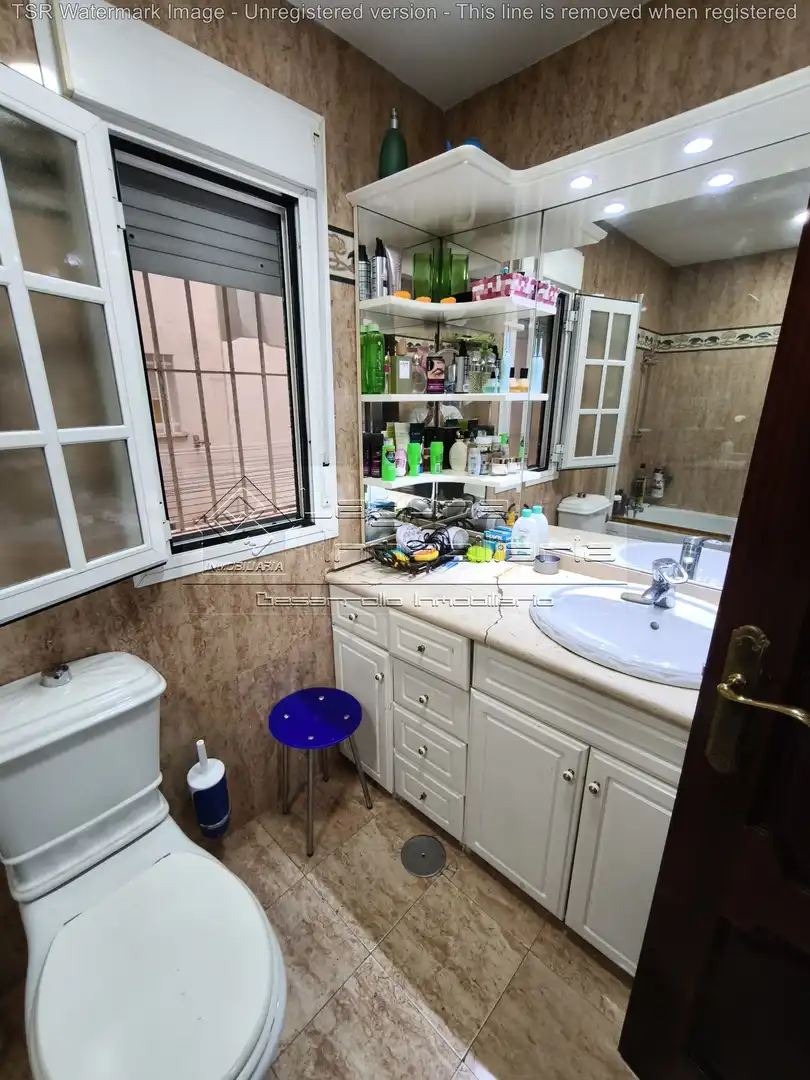 Baño de Piso en venta en Cádiz con Aire acondicionado, Terraza y Piscina comunitaria