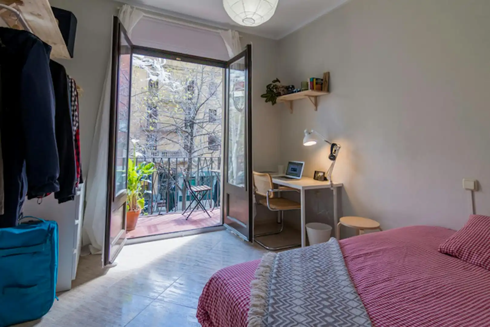 Habitación de Piso para compartir en Barcelona con Calefacción, Amueblado y Lavadora
