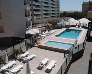 Piscina de Pis de lloguer en  Granada Capital amb Aire condicionat, Calefacció i Moblat