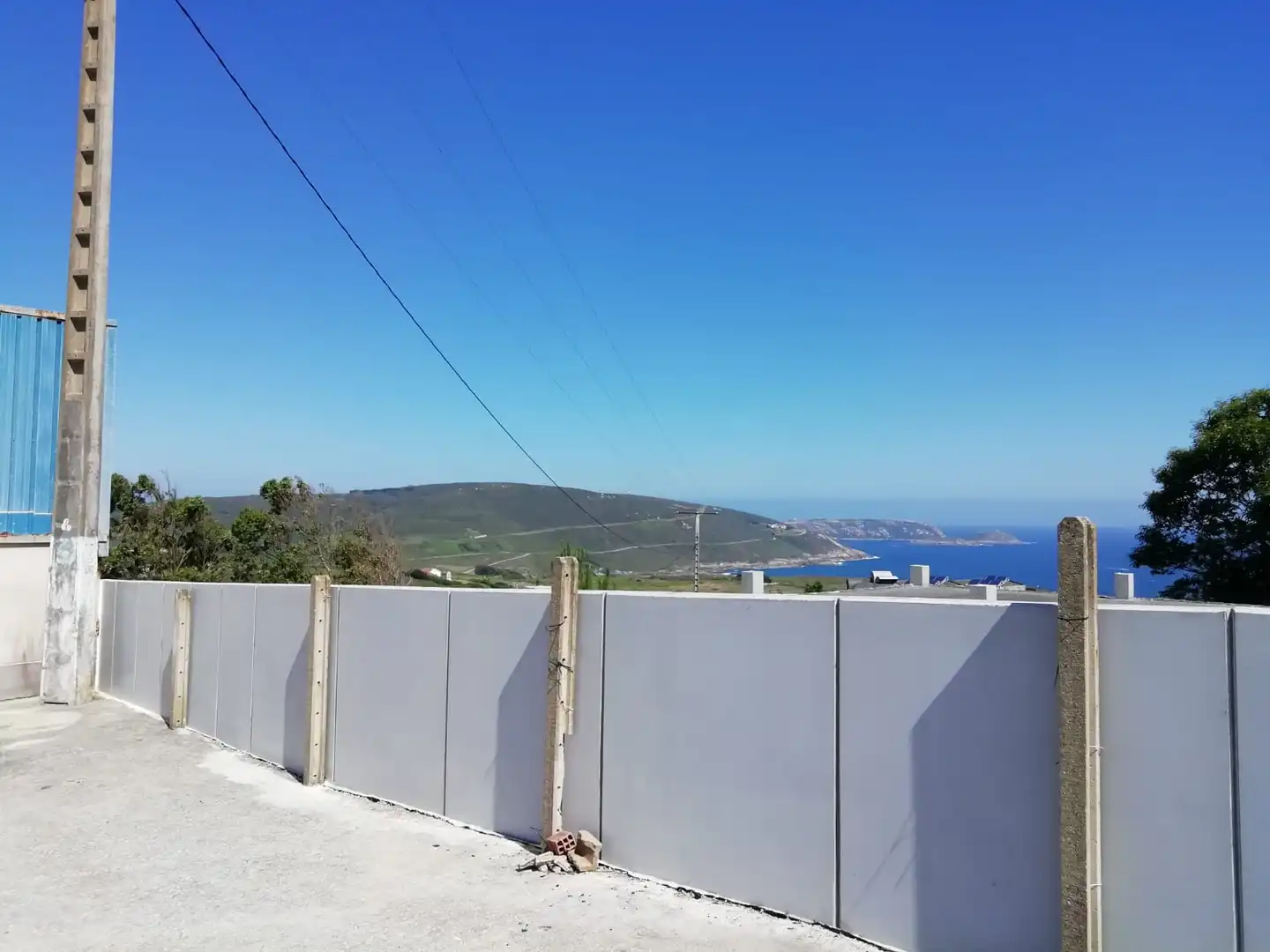 Exterior view of Industrial buildings for sale in Malpica de Bergantiños