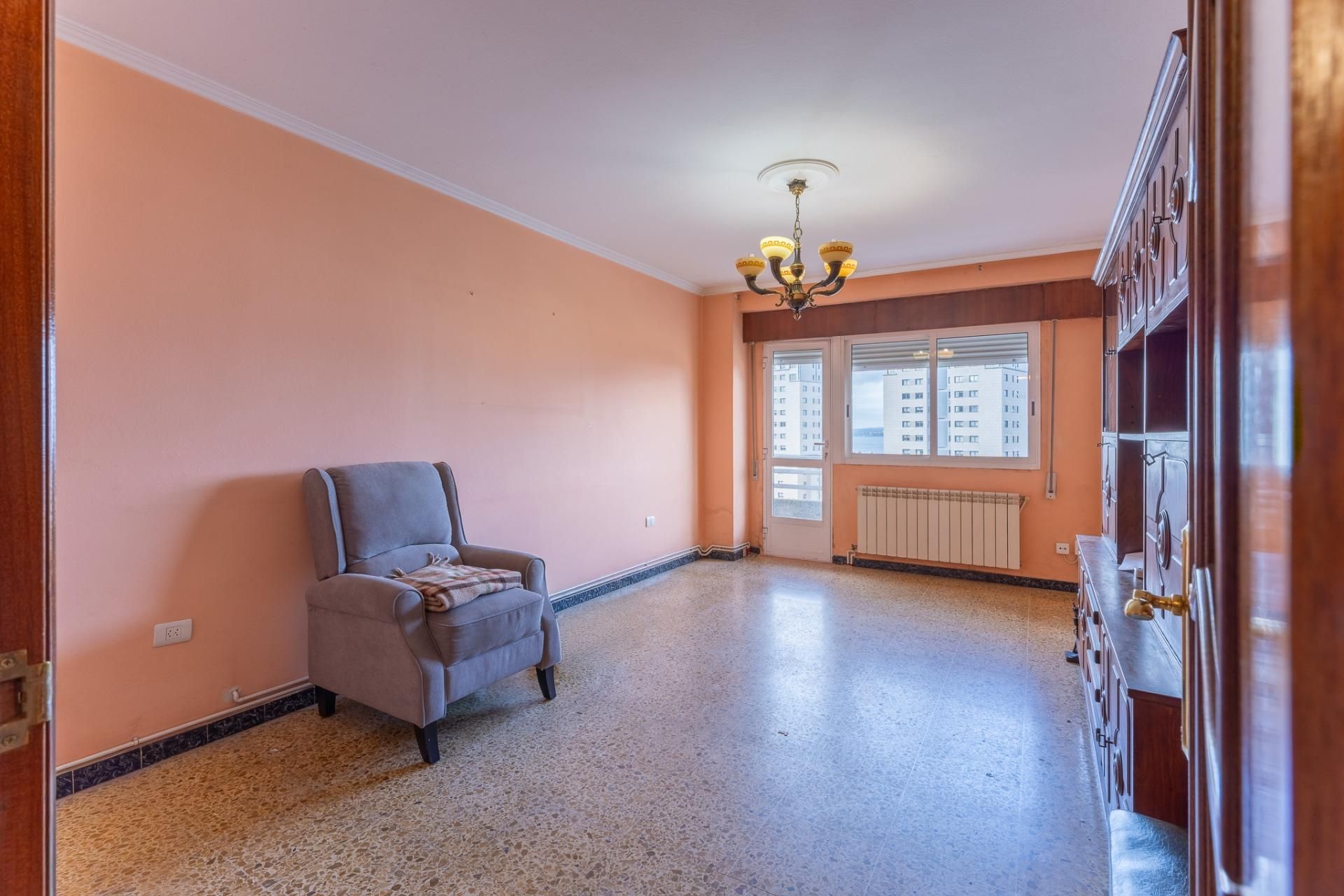 Sala d'estar de Pis en venda en Vigo  amb Calefacció, Terrassa i Balcó