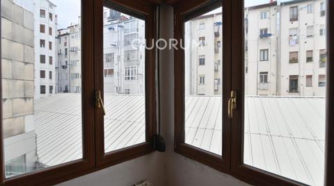 Foto 5 de Piso en venta en Alhóndiga, Bizkaia