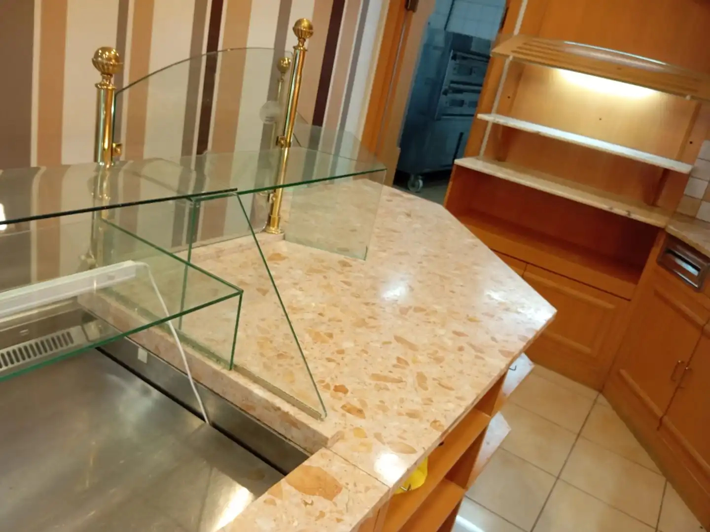 Commercial properties for rent in Cambre   with Furnished