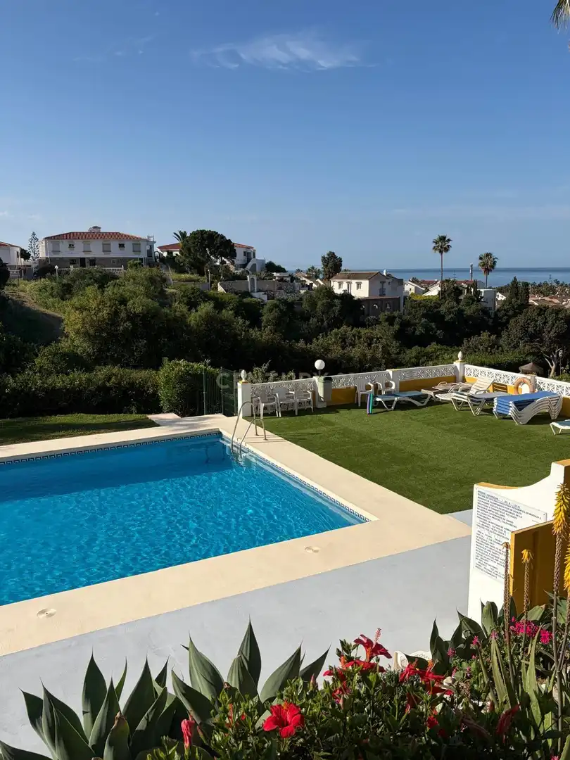 Piscina de Planta baixa en venda en Mijas amb Jardí privat, Piscina i Rentadora