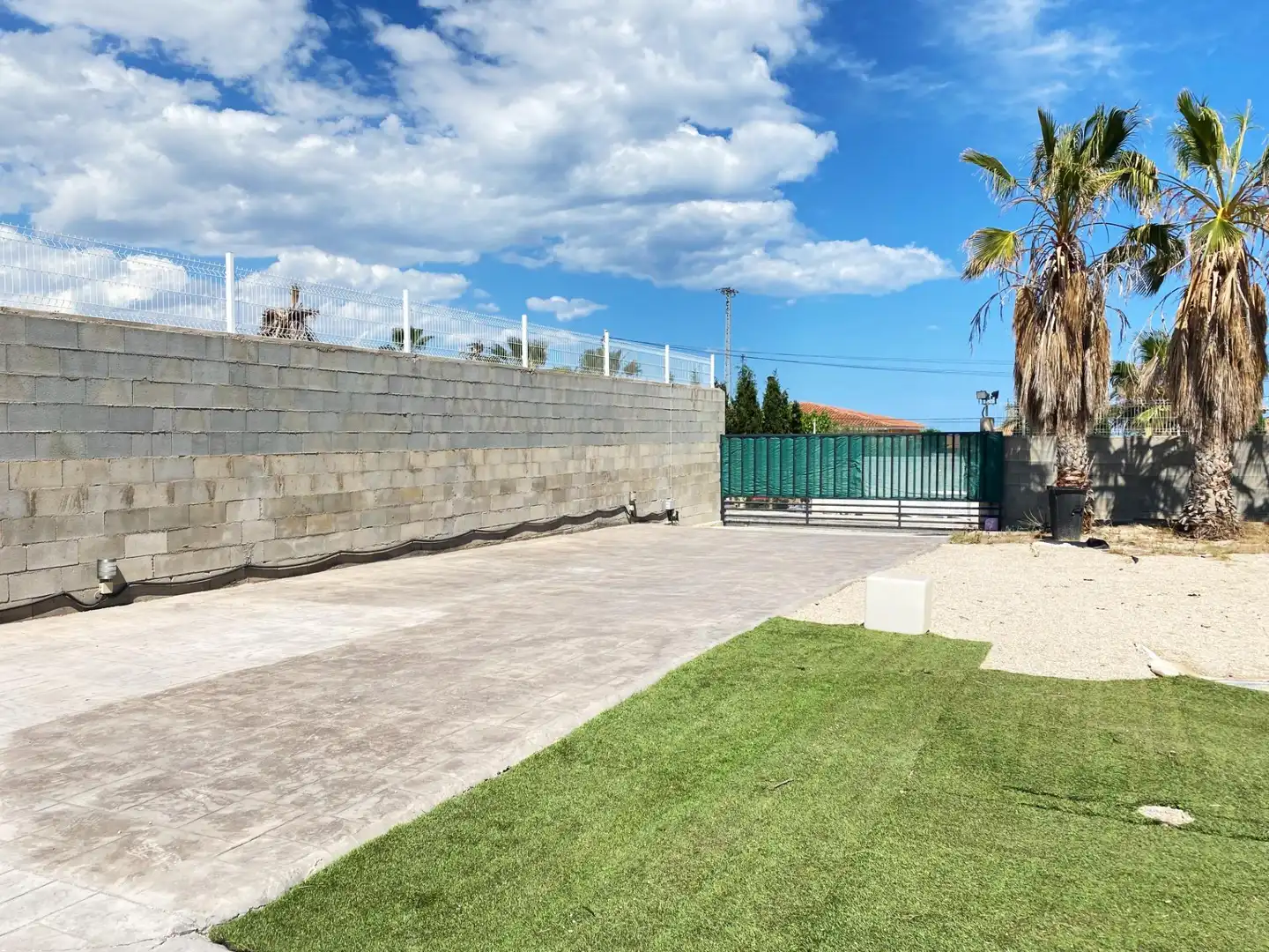Aparcament de Finca rústica de lloguer en El Campello amb Aire condicionat, Jardí privat i Moblat
