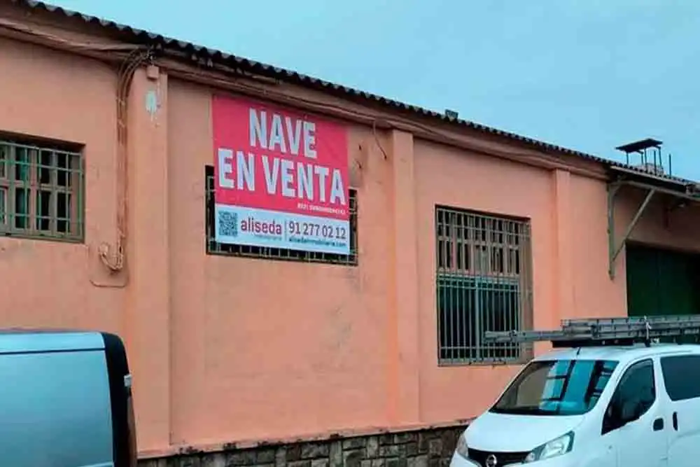 Nave industrial en venta en Requena