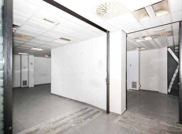 Local comercial en Venta en Carrer Jaume Balmes en Vinyets - Molí Vell