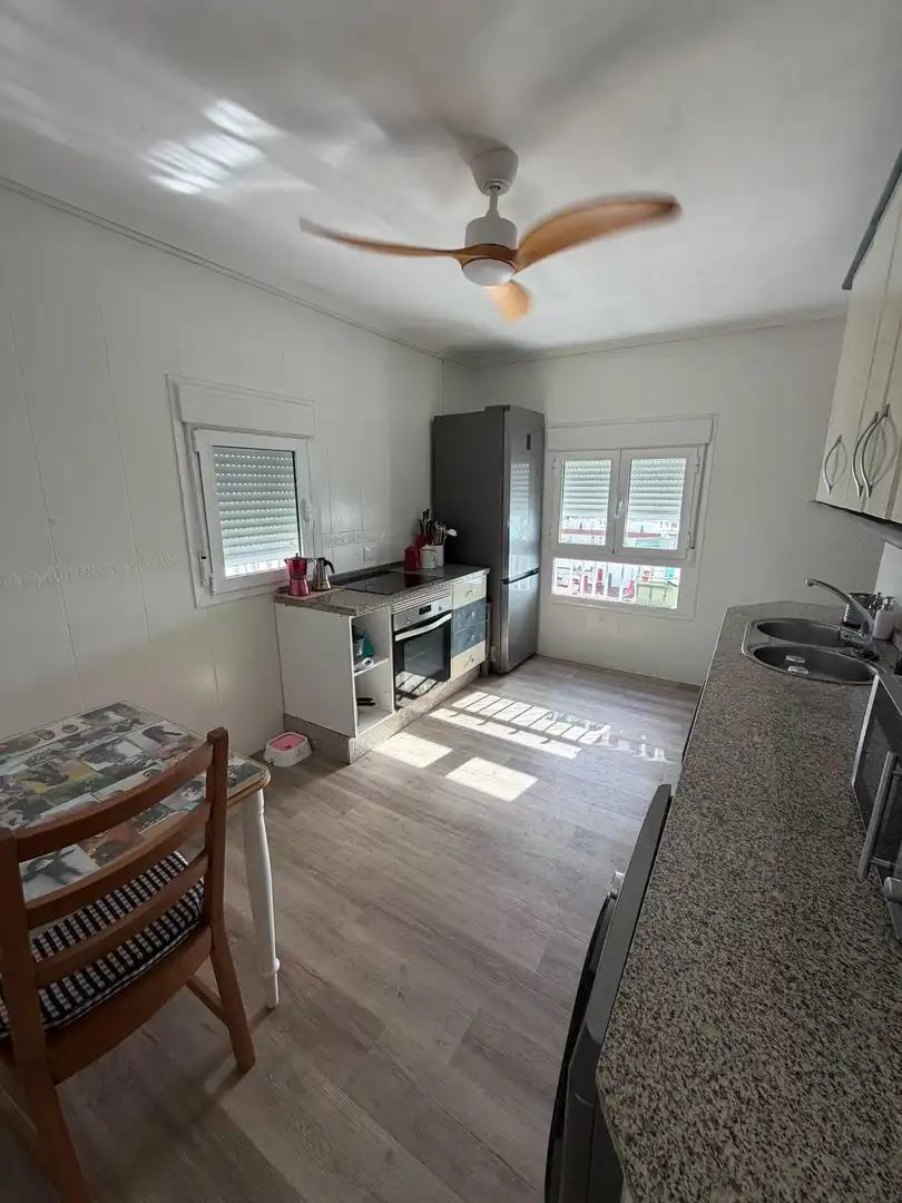 Kitchen of Flat for sale in Sevilla