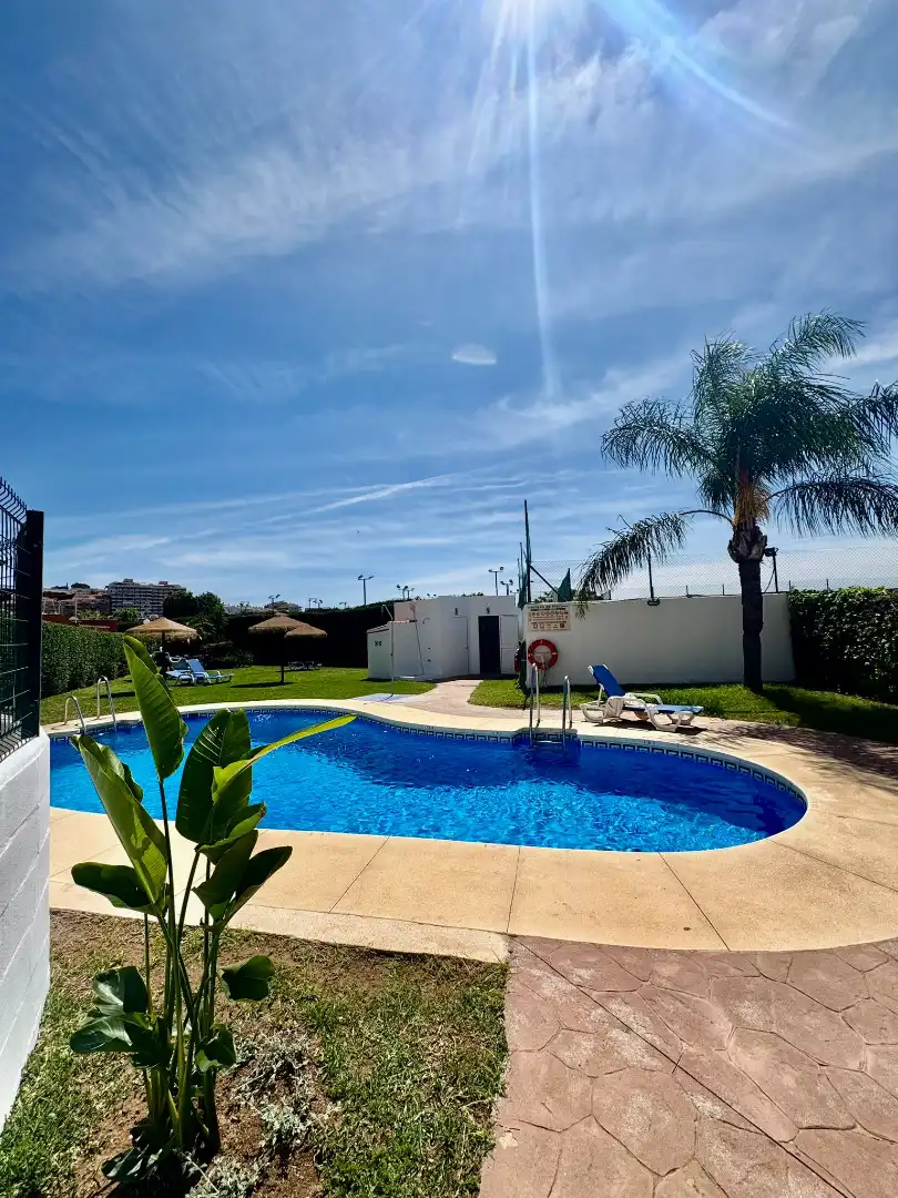 Piscina de Casa adosada en venda en Fuengirola amb Aire condicionat, Terrassa i Traster