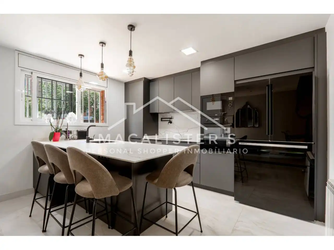 Cocina de Casa adosada en venta en Vilassar de Mar con Aire acondicionado, Calefacción y Jardín privado
