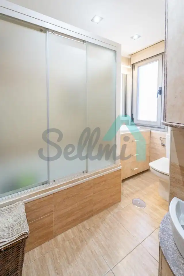 Ático en venta en Oviedo  con Calefacción, Parquet y Terraza